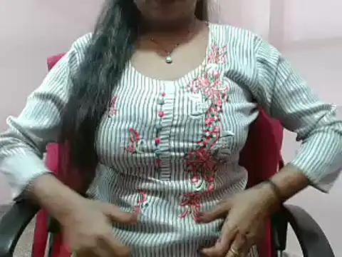 LovingPihu online show from 3, 3, 2025