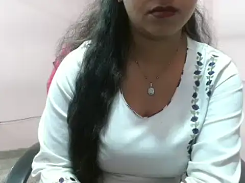 LovingPihu online show from 4, 3, 2025