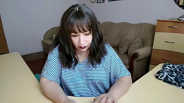 Snapshot of Lucretia_Goldi_ chatting on 9, 10, 2025 Lucretia Goldi online show from 9, 10, 2025