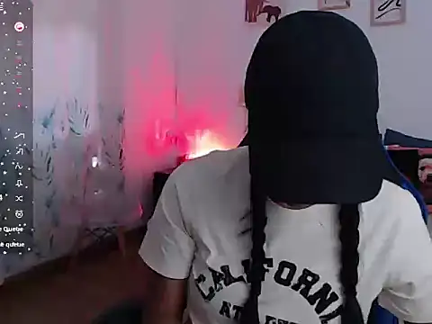 Snapshot of emmily_castro chatting on 23, 10, 2025 emmily castro online show from 23, 10, 2025