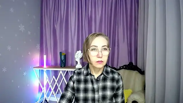 queen a n i online show from 28, 11, 2025