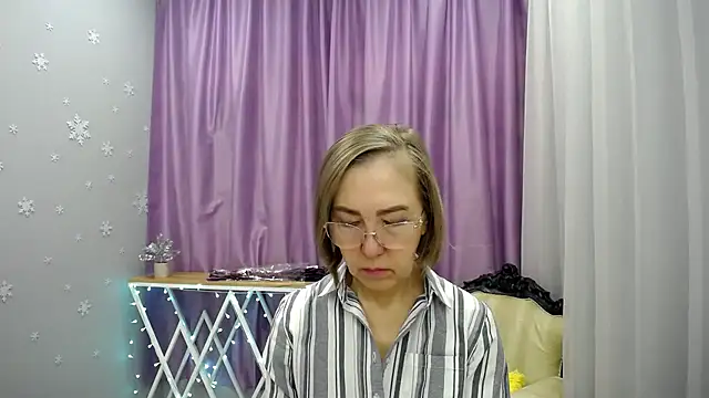 queen a n i online show from 8, 3, 2026