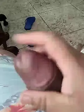 Snapshot of vini4016 chatting on 1, 1, 2025 vini4016 online show from 1, 1, 2025