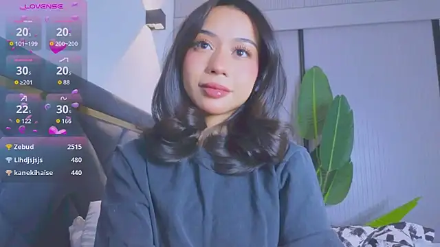 Snapshot of Mia_Tin chatting on 9, 11, 2025 Mia Tin online show from 9, 11, 2025