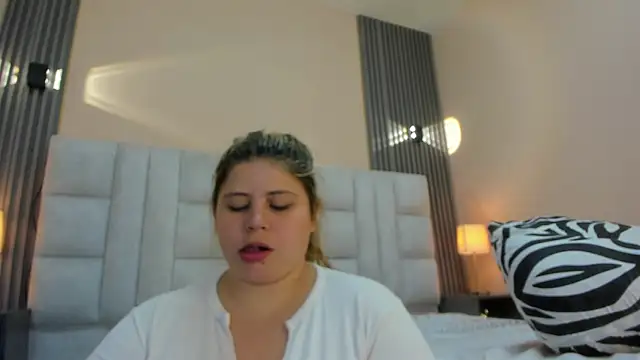 EYMI TOMSOM online show from 3, 12, 2025