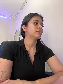 Snapshot of Alhanna_ chatting on 2, 3, 2025 Alhanna online show from 2, 3, 2025