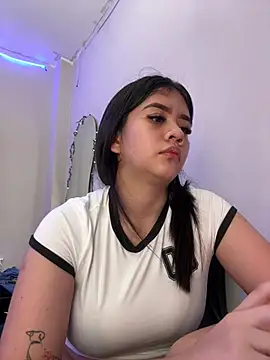 Snapshot of Alhanna_ chatting on 6, 3, 2025 Alhanna online show from 6, 3, 2025