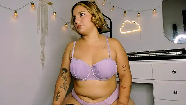 Snapshot of susy_angel chatting on 10, 3, 2025 susy angel online show from 10, 3, 2025