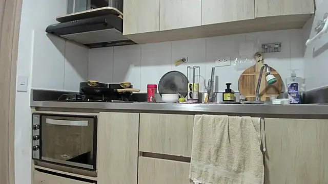 susy angel online show from 4, 11, 2025