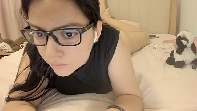 Snapshot of roniewester chatting on 7, 10, 2025 roniewester online show from 7, 10, 2025