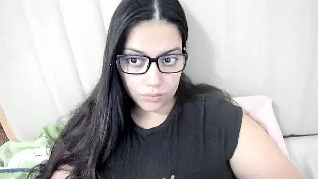 Snapshot of roniewester chatting on 9, 10, 2025 roniewester online show from 9, 10, 2025