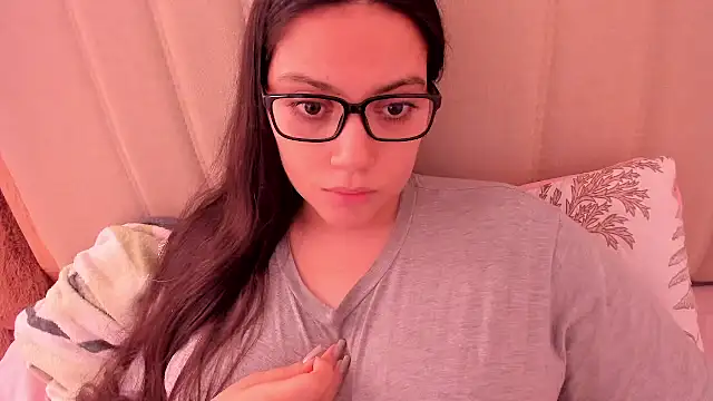 Snapshot of roniewester chatting on 25, 10, 2025 roniewester online show from 25, 10, 2025