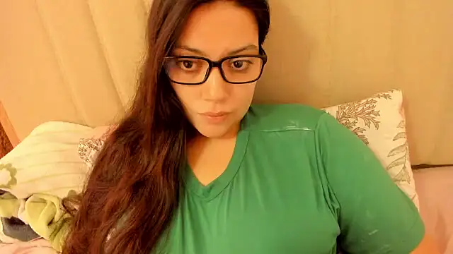 Snapshot of roniewester chatting on 29, 10, 2025 roniewester online show from 29, 10, 2025