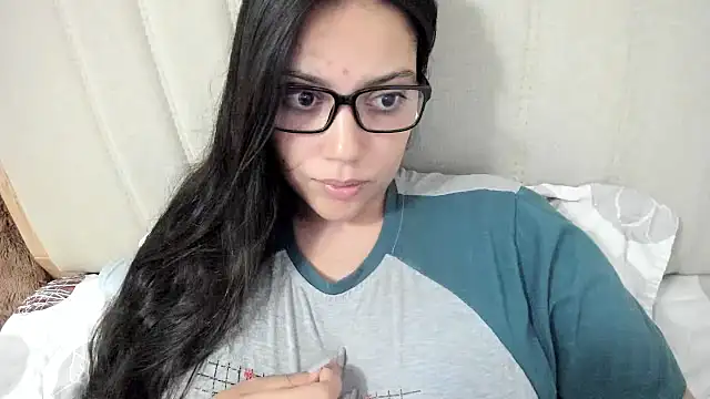 Snapshot of roniewester chatting on 7, 11, 2025 roniewester online show from 7, 11, 2025