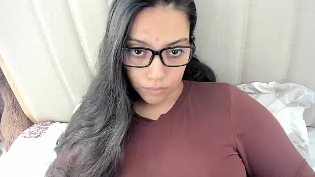 Snapshot of roniewester chatting on 8, 11, 2025 roniewester online show from 8, 11, 2025