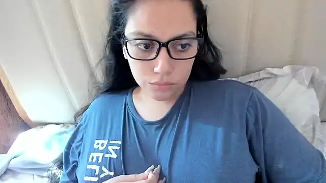 Snapshot of roniewester chatting on 9, 11, 2025 roniewester online show from 9, 11, 2025