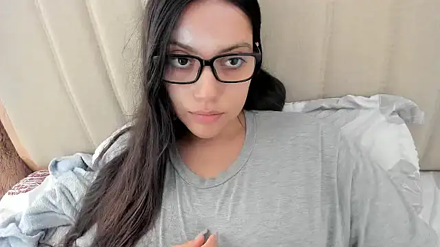 Snapshot of roniewester chatting on 10, 11, 2025 roniewester online show from 10, 11, 2025