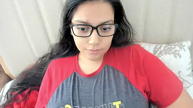 Snapshot of roniewester chatting on 18, 11, 2025 roniewester online show from 18, 11, 2025