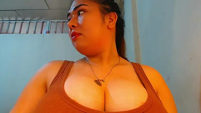 Snapshot of sluty_bunny chatting on 14, 11, 2025 sluty bunny online show from 14, 11, 2025