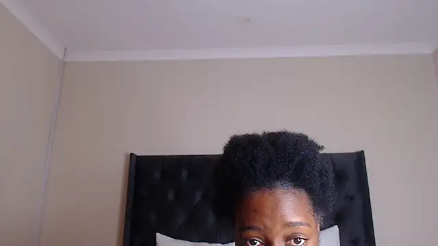 Sexynaughty Gal online show from 23, 3, 2025