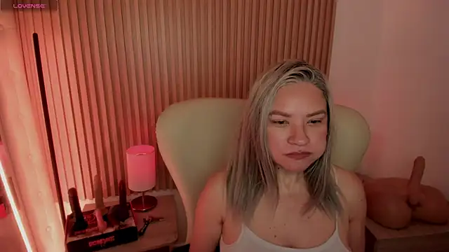 MarianL0ve online show from 7, 2, 2025