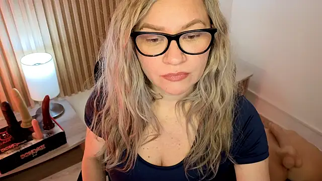 MarianL0ve online show from 21, 11, 2025