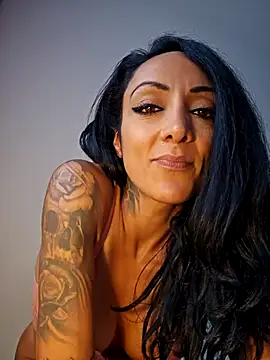 Snapshot of miatemptress69 chatting on 11, 10, 2025 miatemptress69 online show from 11, 10, 2025