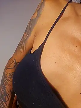 Snapshot of miatemptress69 chatting on 12, 10, 2025 miatemptress69 online show from 12, 10, 2025