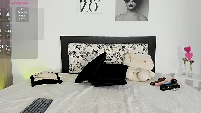 Snapshot of MiliMattel chatting on 31, 10, 2025 MiliMattel online show from 31, 10, 2025