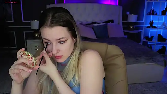 Snapshot of elinanortas chatting on 27, 10, 2025 elinanortas online show from 27, 10, 2025