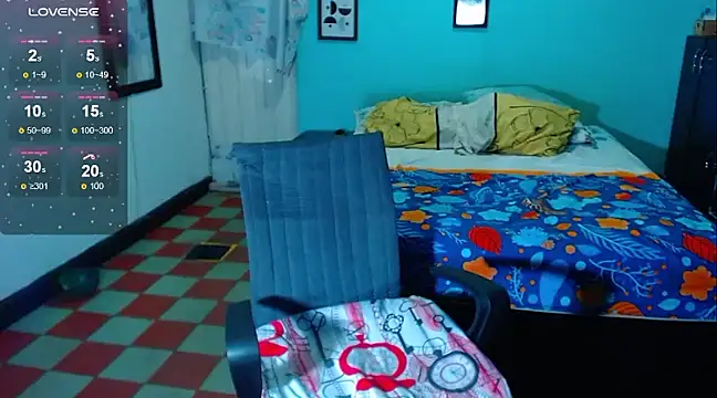 Mia sexy18  online show from 1, 3, 2025