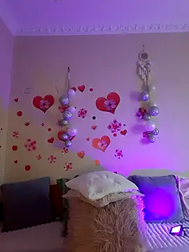 Snapshot of BellaBellaHot chatting on 26, 10, 2025 BellaBellaHot online show from 26, 10, 2025