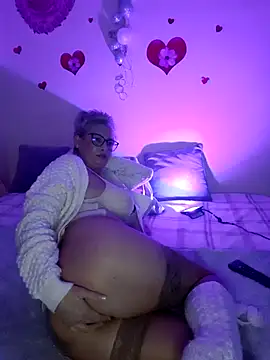 Snapshot of BellaBellaHot chatting on 1, 11, 2025 BellaBellaHot online show from 1, 11, 2025