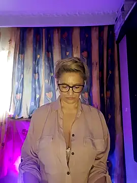 BellaBellaHot online show from 7, 2, 2026