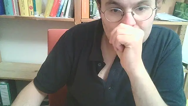 Snapshot of makau1 chatting on 8, 11, 2025 makau1 online show from 8, 11, 2025