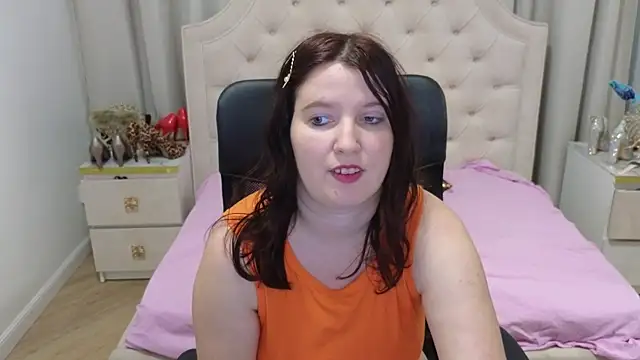 Snapshot of AmazingTori chatting on 4, 10, 2025 AmazingTori online show from 4, 10, 2025