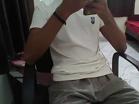 Snapshot of sour_rabh chatting on 18, 10, 2025 sour rabh online show from 18, 10, 2025