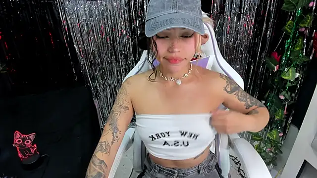 Snapshot of katalina_garcia chatting on 24, 10, 2025 katalina garcia online show from 24, 10, 2025