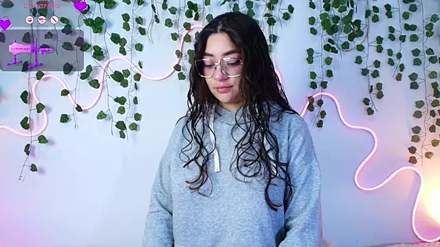 Snapshot of Samii_Evans chatting on 6, 3, 2026 Samii Evans online show from 6, 3, 2026