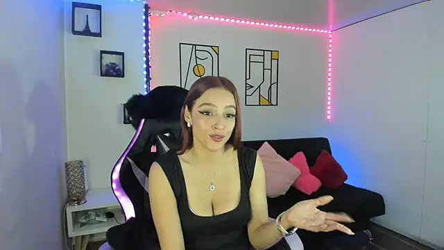 Snapshot of kay_marie chatting on 8, 3, 2025 kay marie online show from 8, 3, 2025