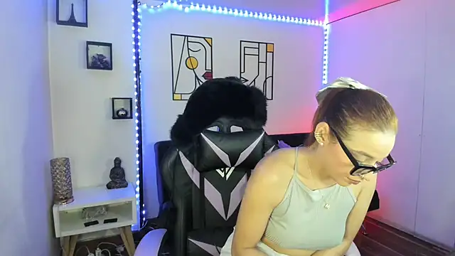 Snapshot of kay_marie chatting on 21, 3, 2025 kay marie online show from 21, 3, 2025
