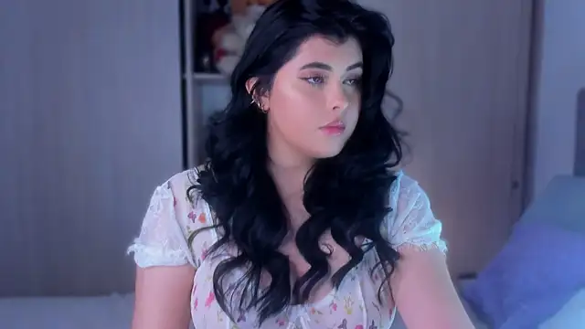 Snapshot of Alyaa_s chatting on 8, 9, 2025 Alyaa s online show from 8, 9, 2025