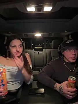 DoriDeluxe66 online show from 5, 2, 2025