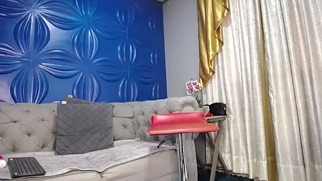 JolieDuvalle online show from 13, 10, 2025