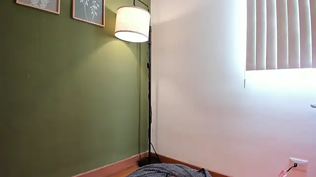 Snapshot of karlye_5 chatting on 16, 10, 2025 karlye 5 online show from 16, 10, 2025