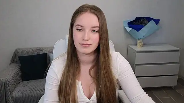 EvaMaddison online show from 5, 1, 2025
