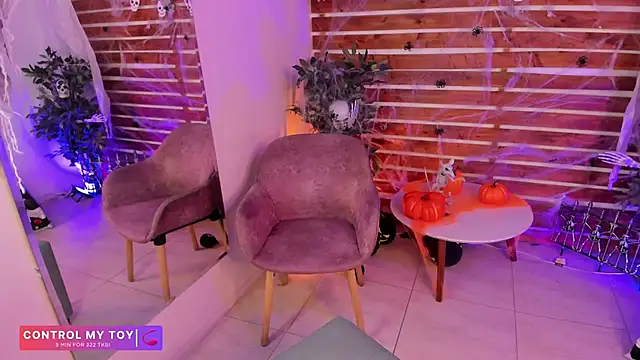 Snapshot of _MeganRain chatting on 28, 10, 2025 MeganRain online show from 28, 10, 2025