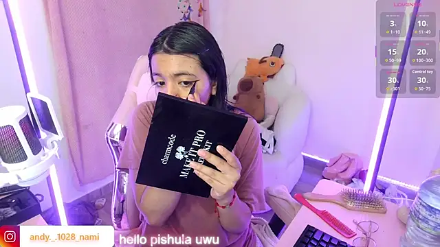 Snapshot of Nami_usagi chatting on 10, 11, 2025 Nami usagi online show from 10, 11, 2025