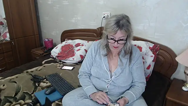 Snapshot of Kallliina chatting on 2, 10, 2025 Kallliina online show from 2, 10, 2025