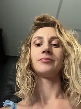 Feral berry 8133 online show from 29, 9, 2025